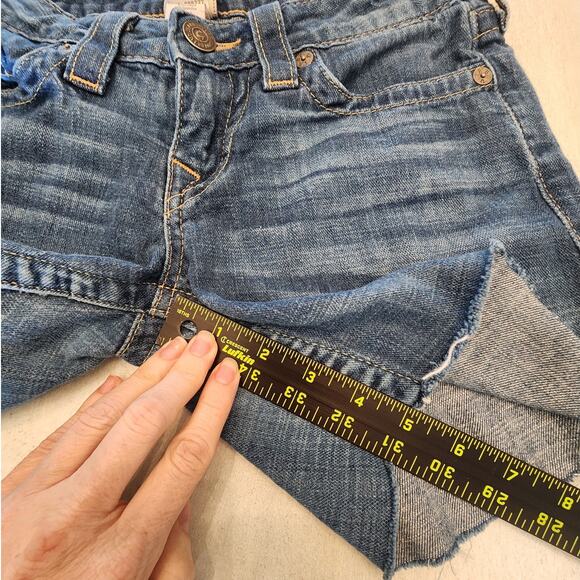 True Religion Women's Denim Cut Off Jean Shorts SZ 28 Y2K - Picture 7 of 7